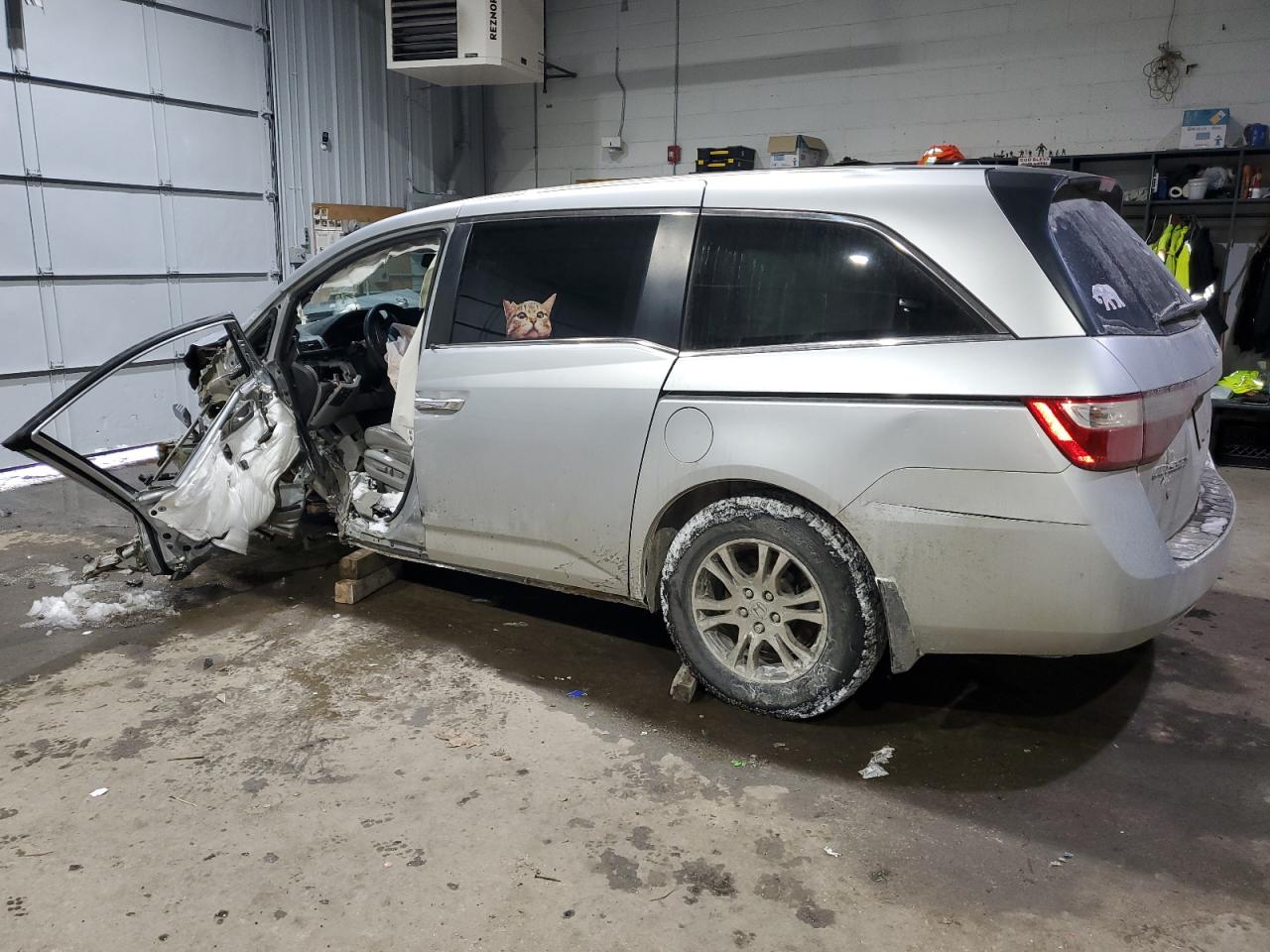 2012 Honda Odyssey - Image 2