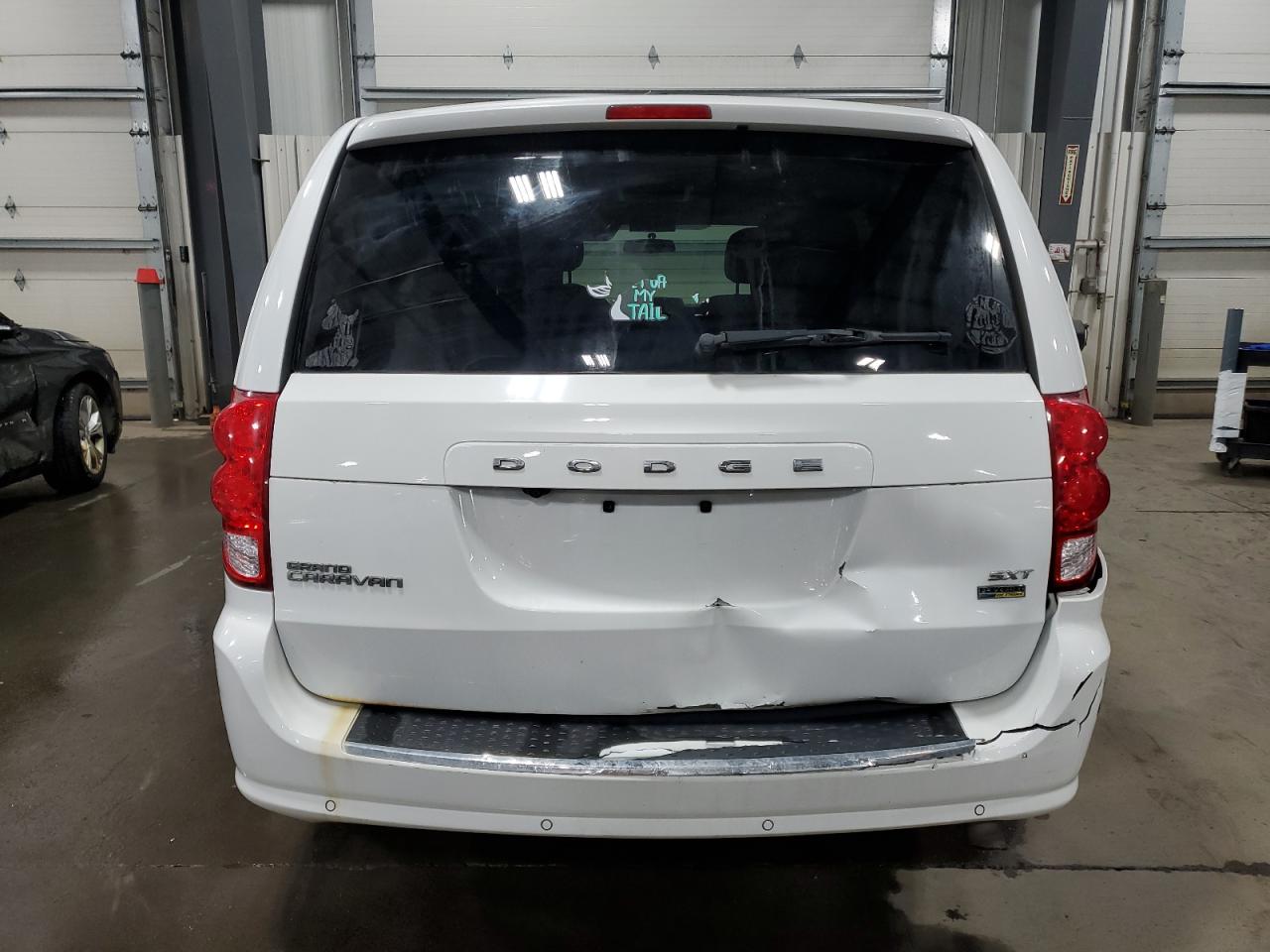 2014 Dodge Caravan - Image 6