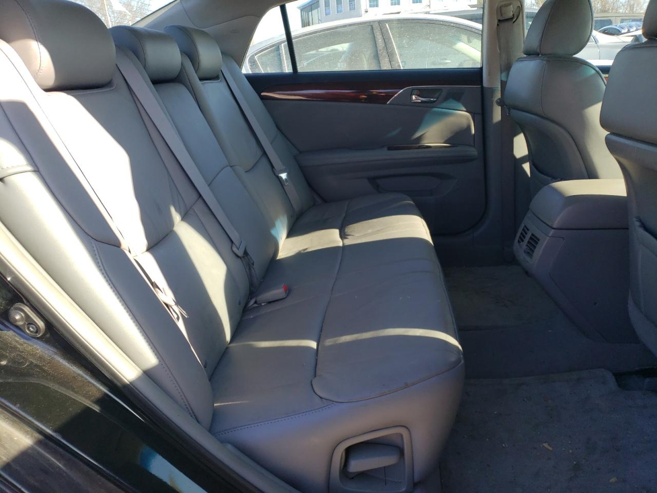 2008 Toyota Avalon - Image 10