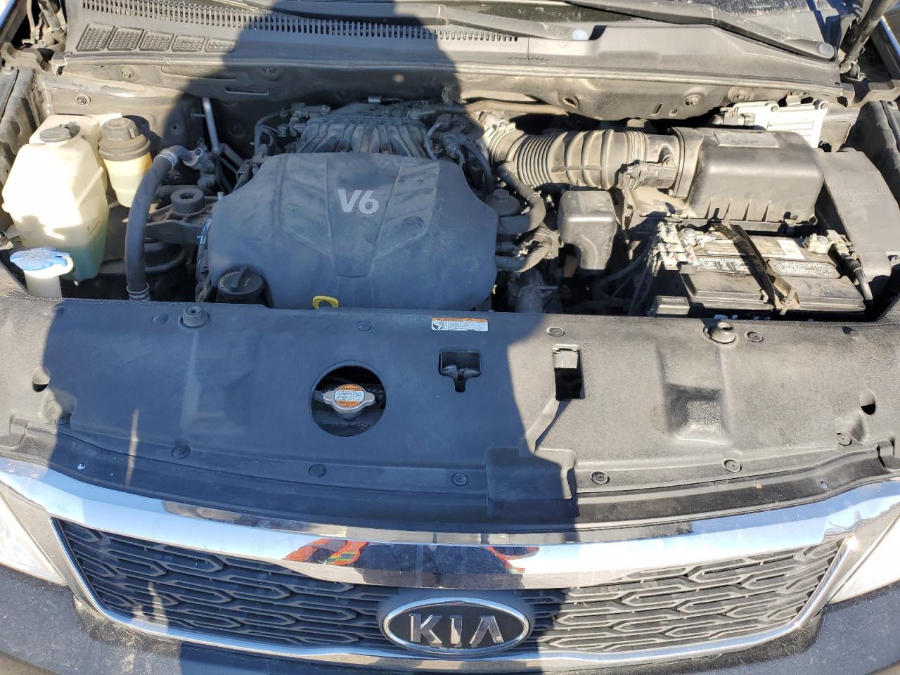 2012 Kia Sedona - Image 12