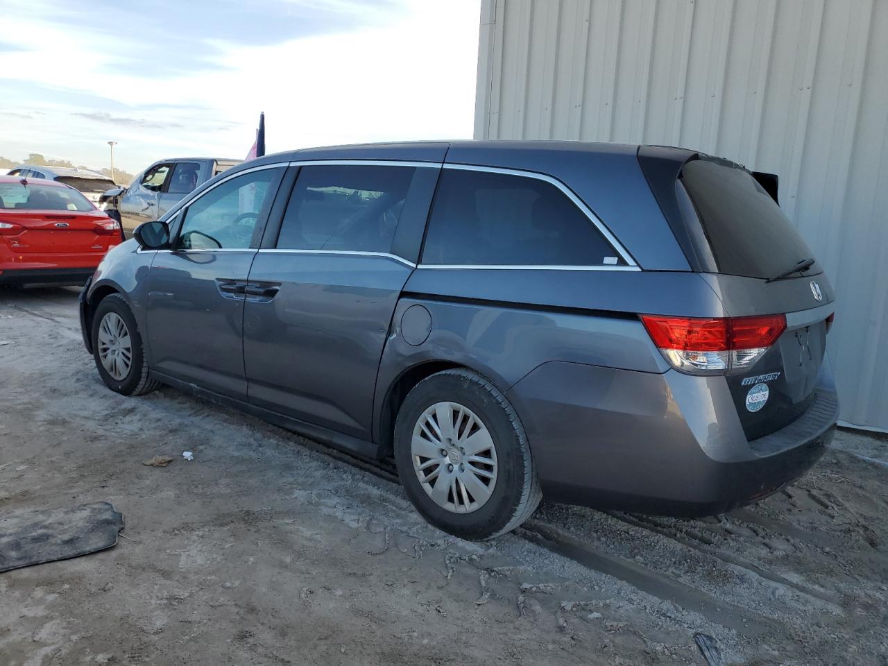 2014 Honda Odyssey - Image 2