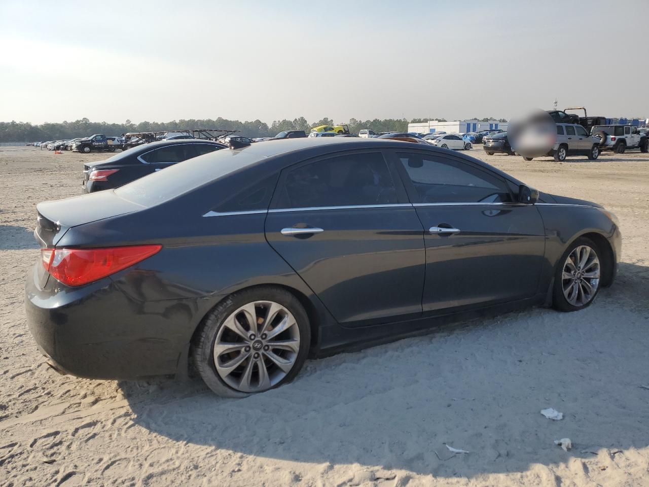 2011 Hyundai Sonata - Image 3