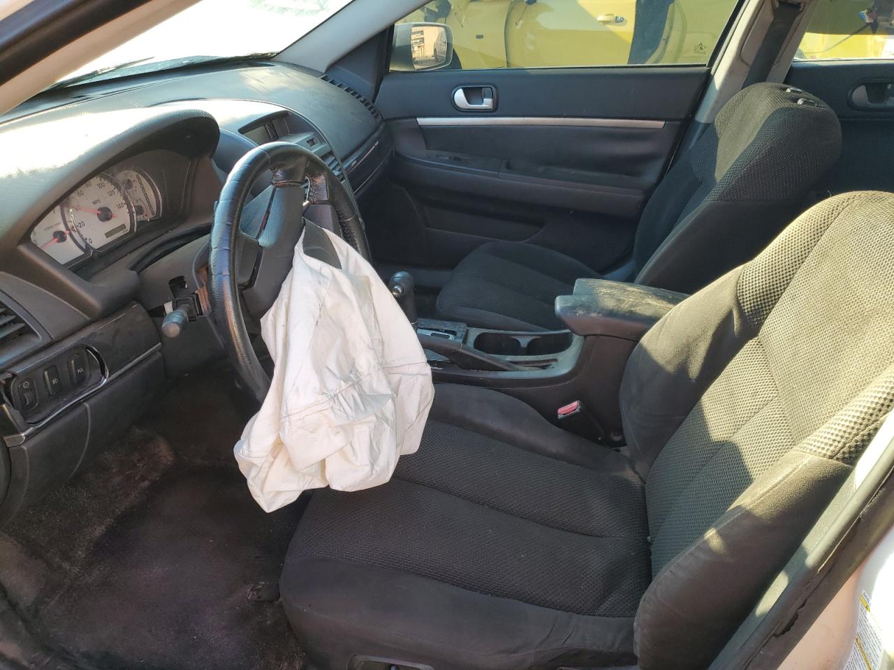 2009 Mitsubishi Galant - Image 7