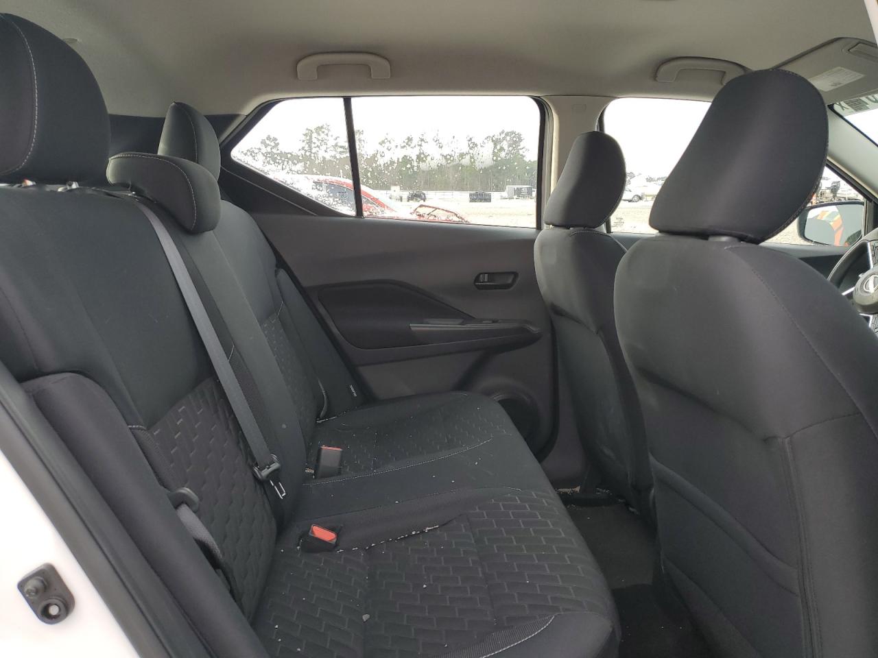 2022 Nissan Kicks - Image 11