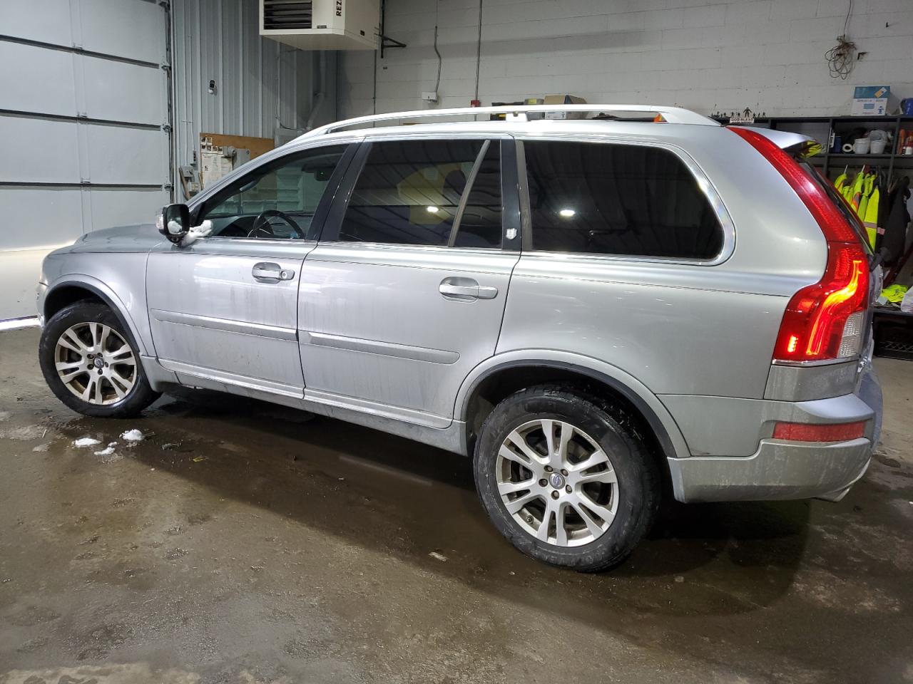 2013 Volvo XC90 - Image 2