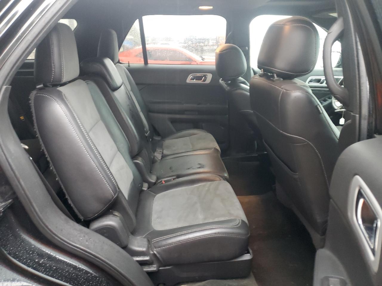 2015 Ford Explorer - Image 11