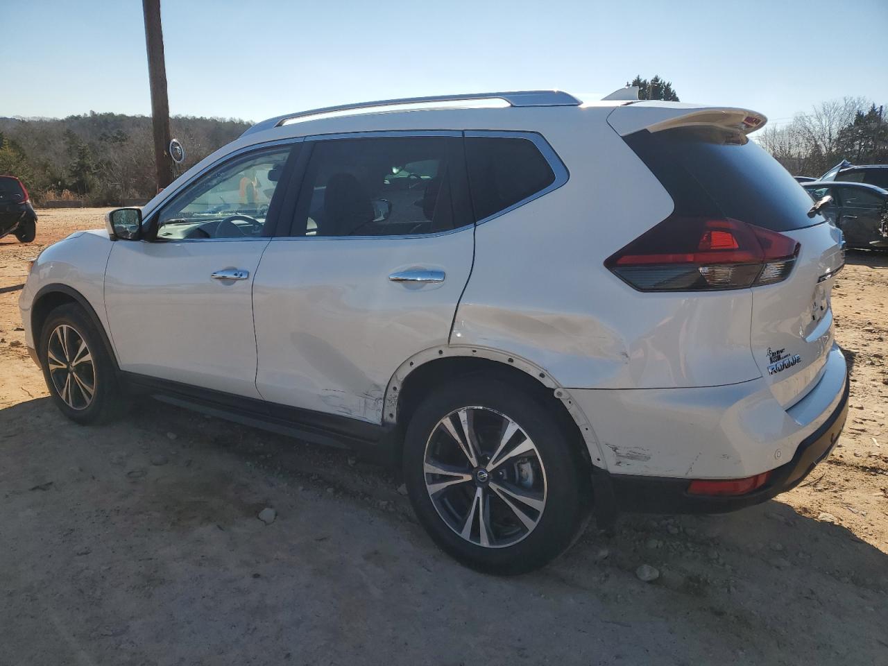 2019 Nissan Rogue - Image 2
