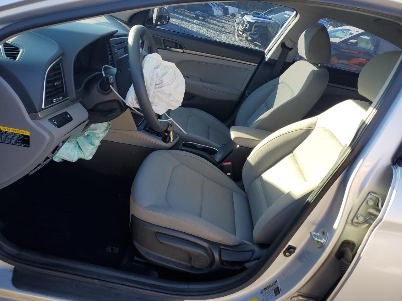2017 Hyundai Elantra - Image 7