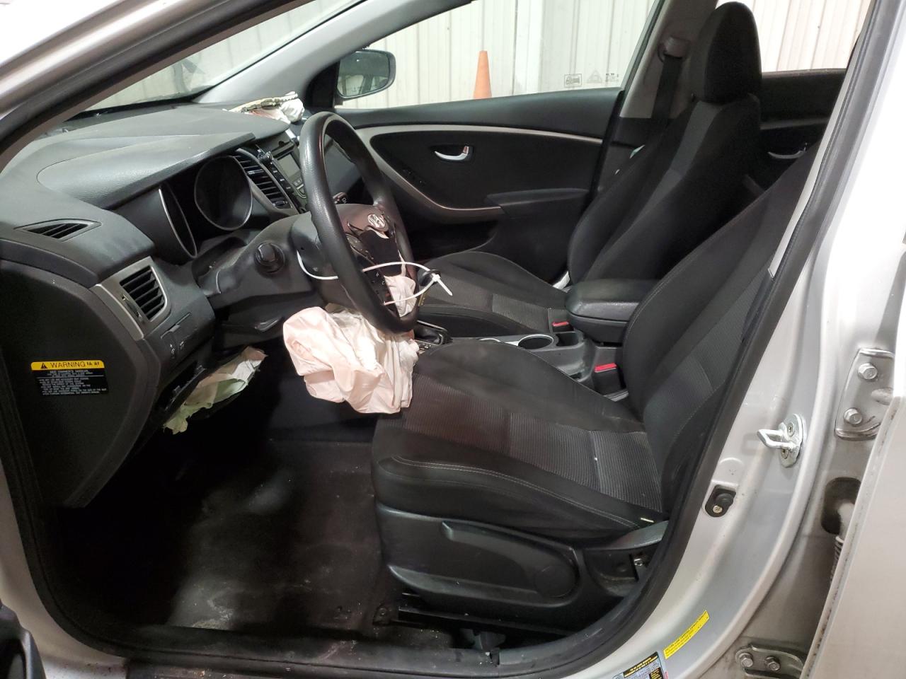 2016 Hyundai Elantra - Image 7