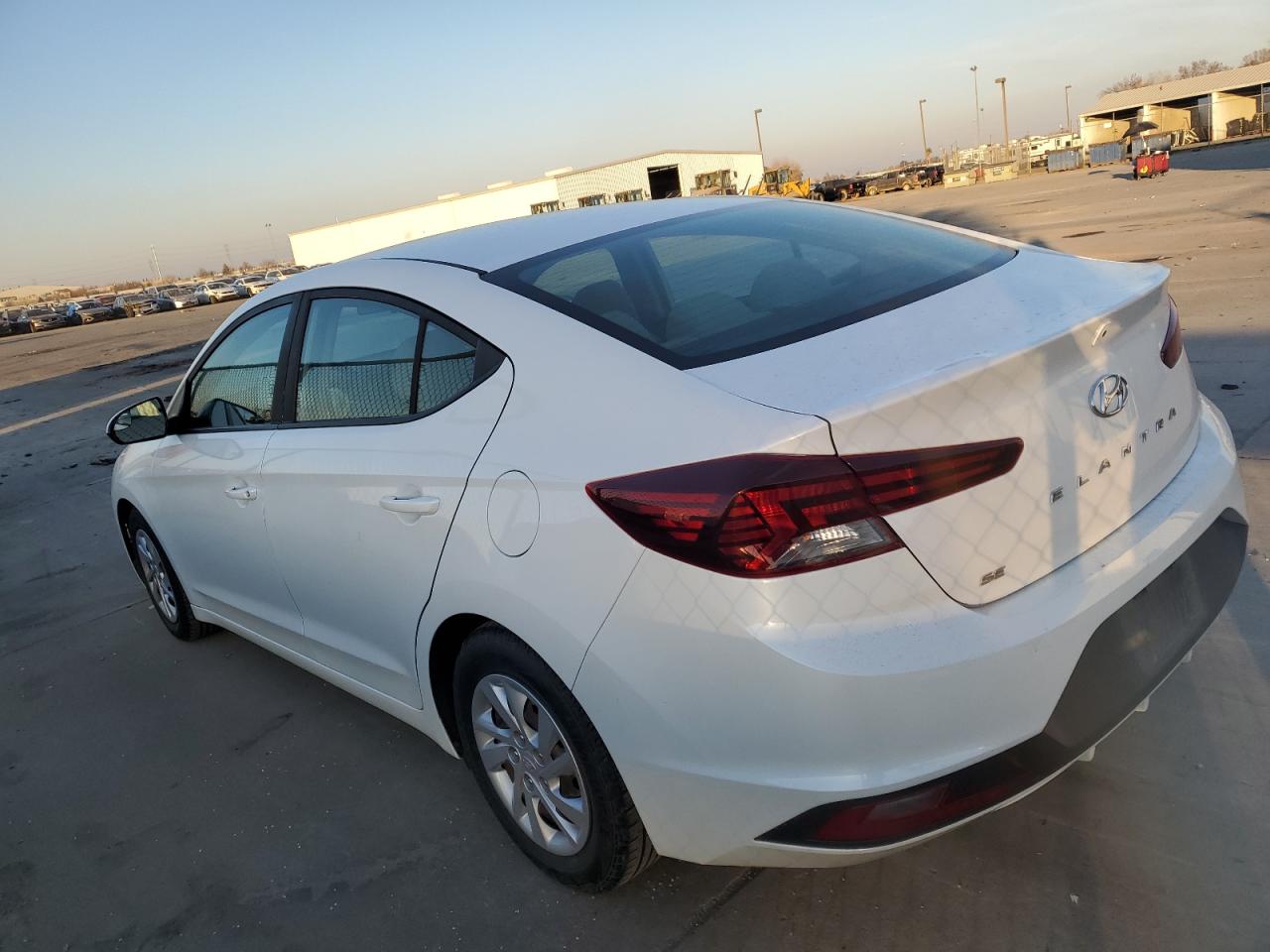 2019 Hyundai Elantra - Image 2