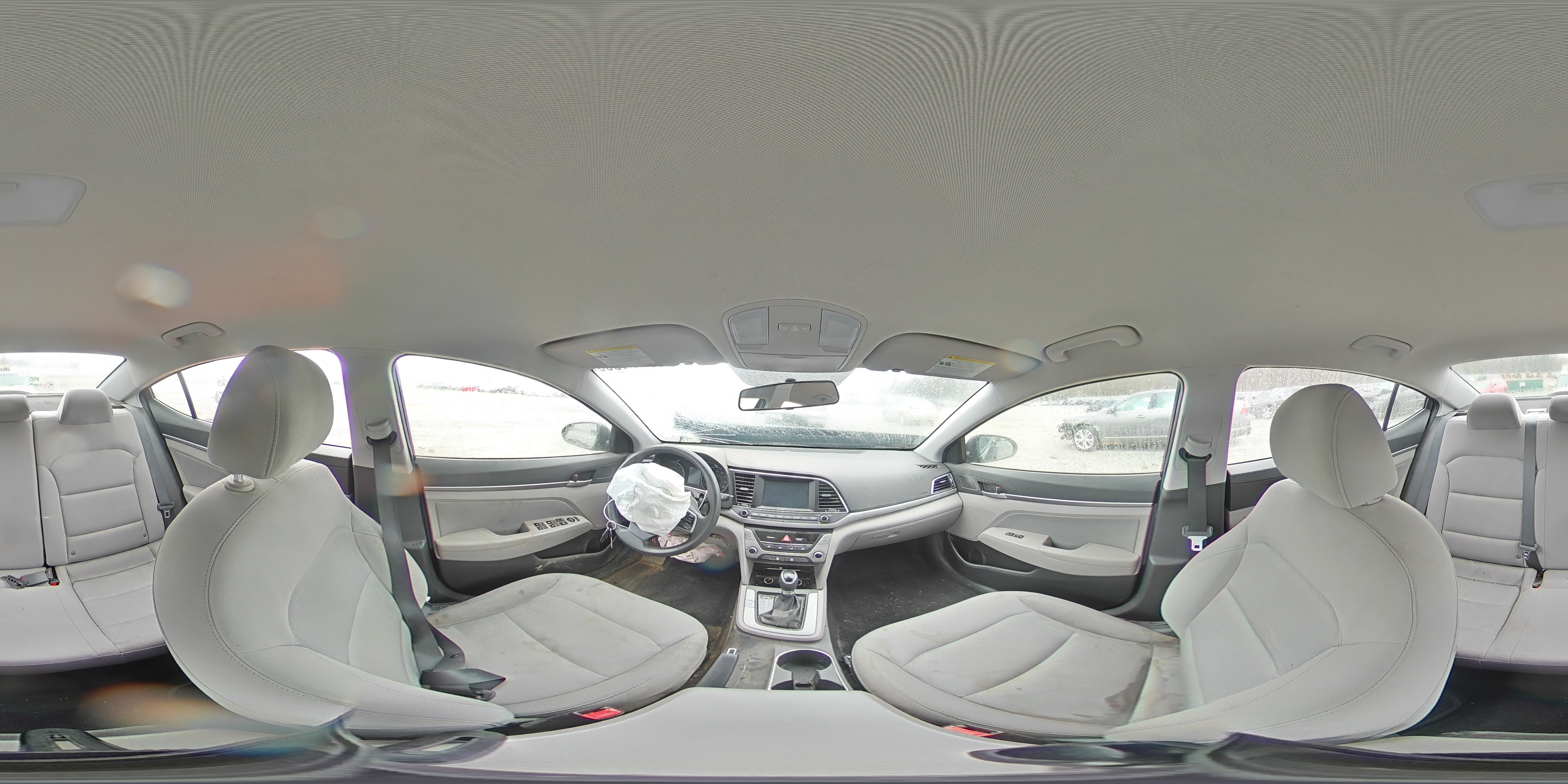 2018 Hyundai Elantra - Image 13
