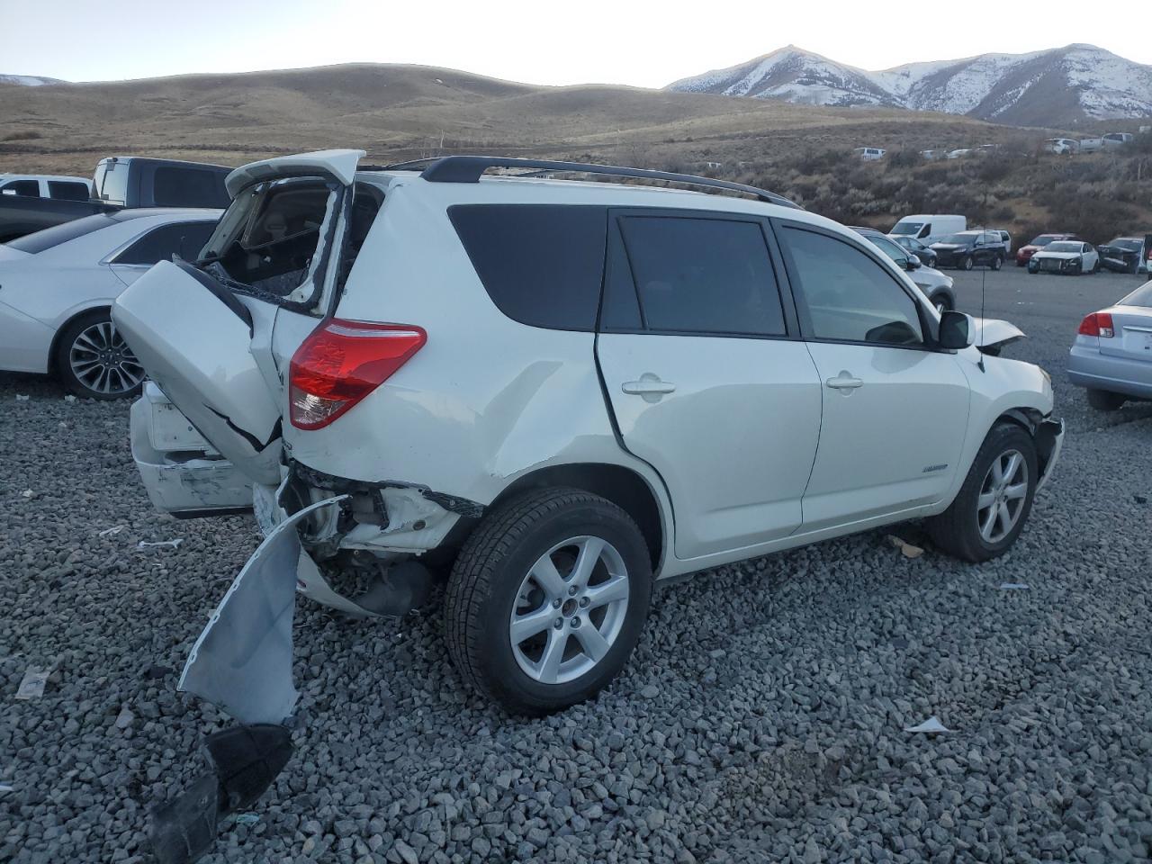 2008 Toyota RAV 4 - Image 3