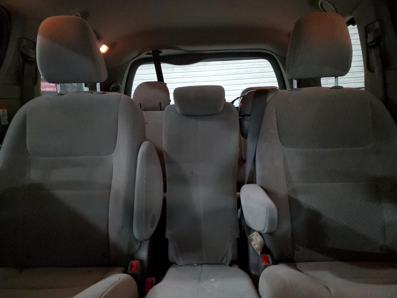 2017 Toyota Sienna - Image 10