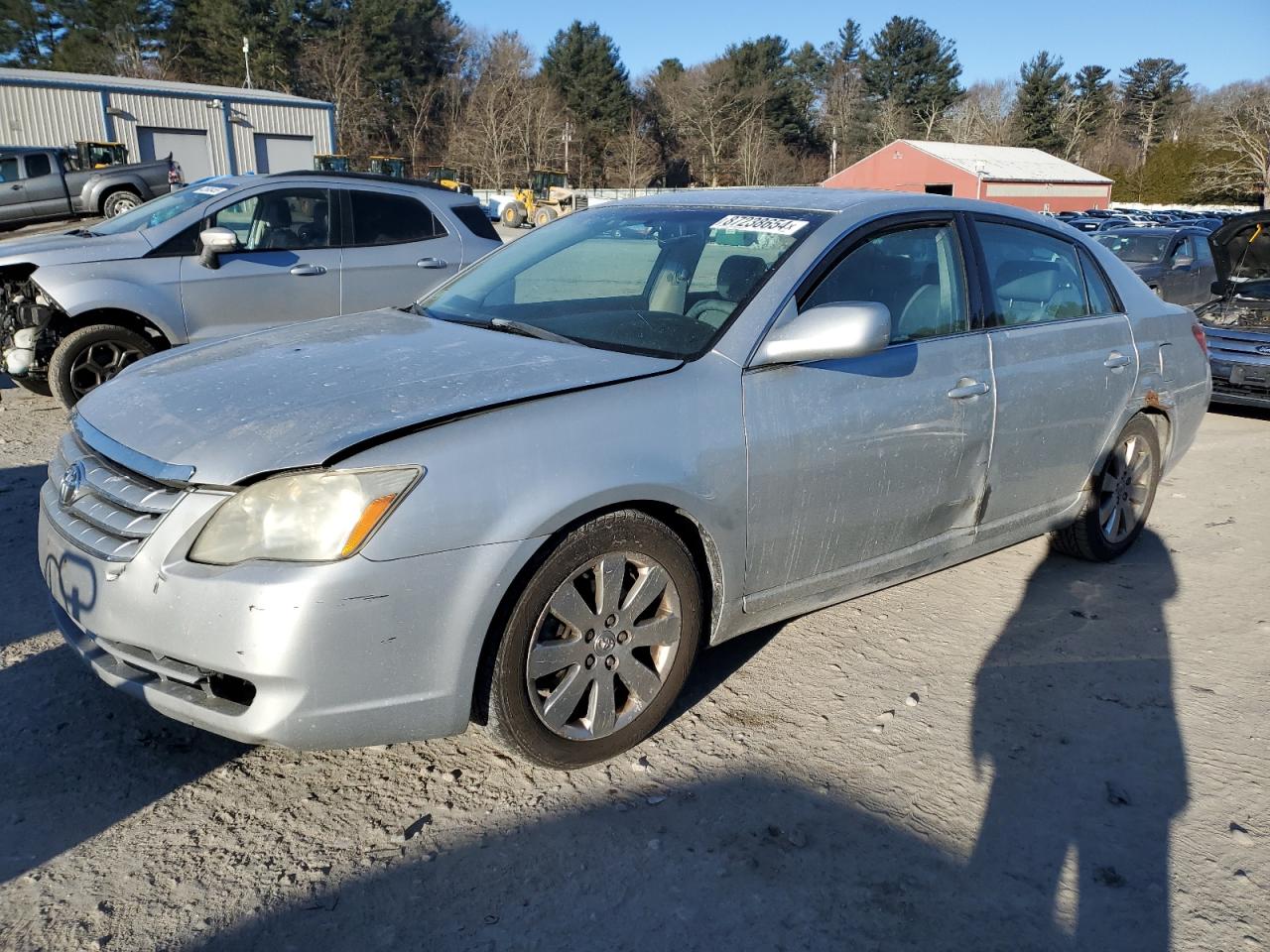 2005 Toyota Avalon - Image 1