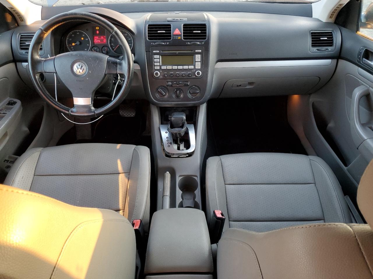 2008 Volkswagen Jetta - Image 8