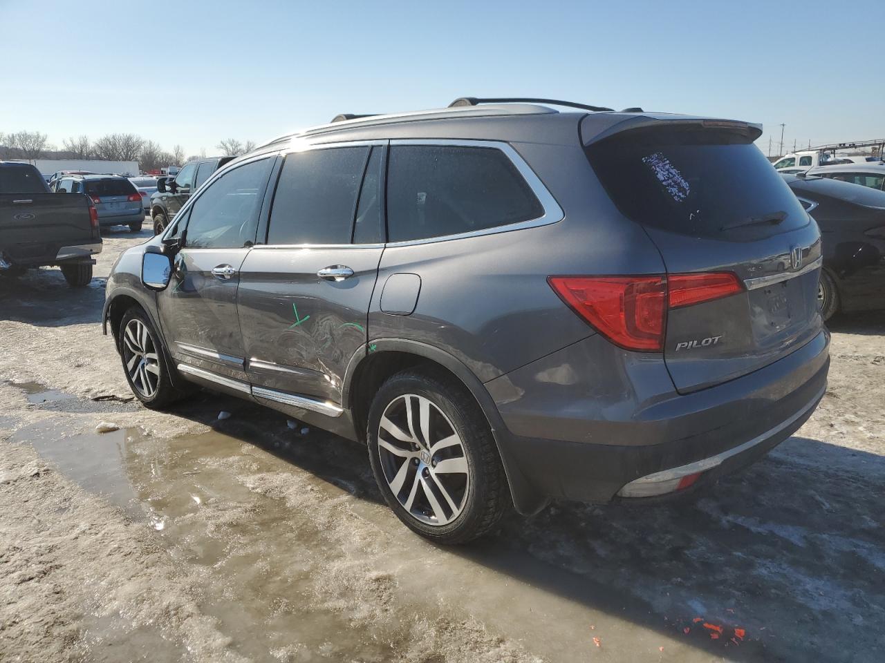 2016 Honda Pilot - Image 2