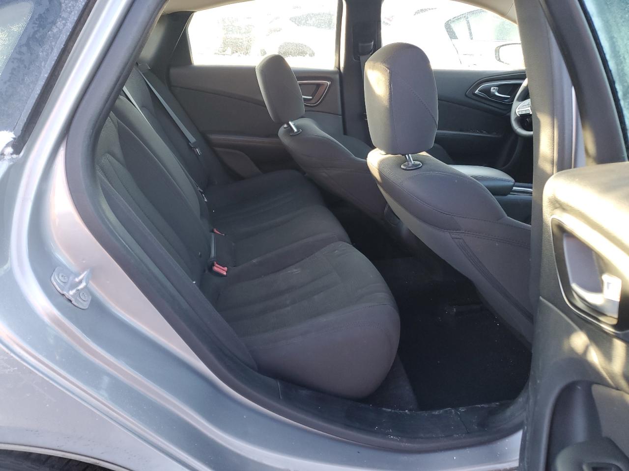 2015 Chrysler 200 Limited VIN: 1C3CCCAB4FN752659 Lot: 42402155