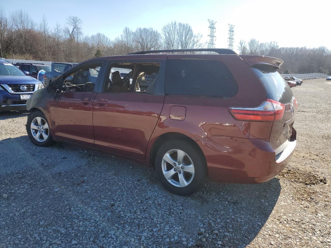 2015 Toyota Sienna - Image 2