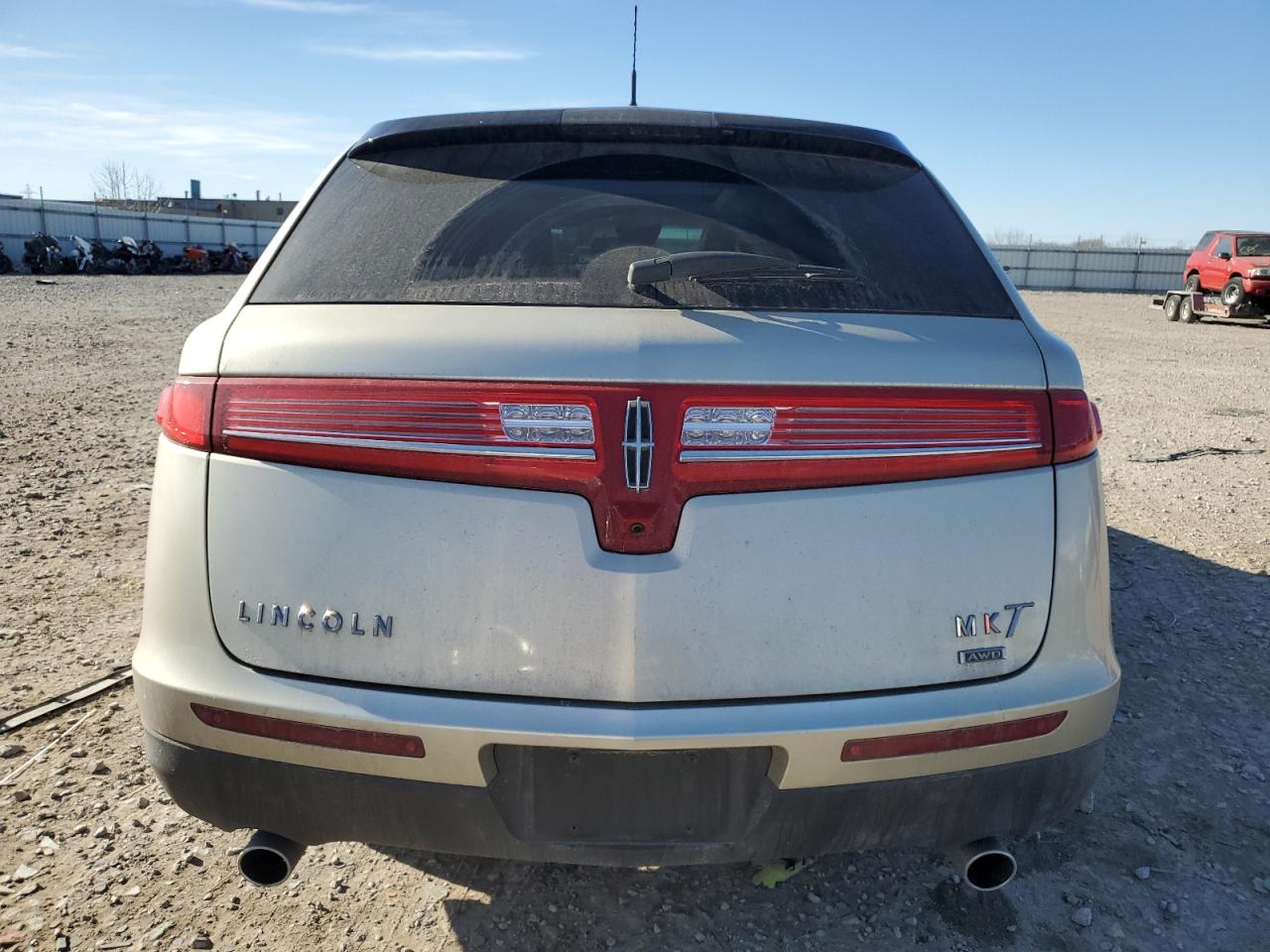 2011 Lincoln MKT - Image 6