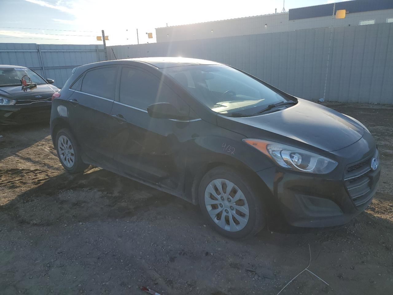 2017 Hyundai Elantra - Image 4