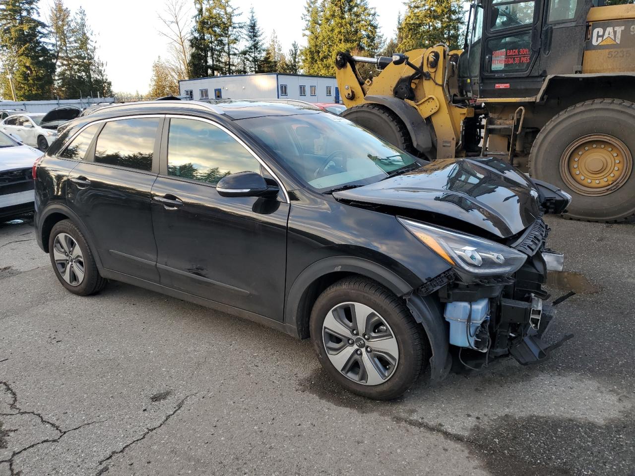 VIN KNDCC3LD2K5289022 2019 KIA NIRO no.4