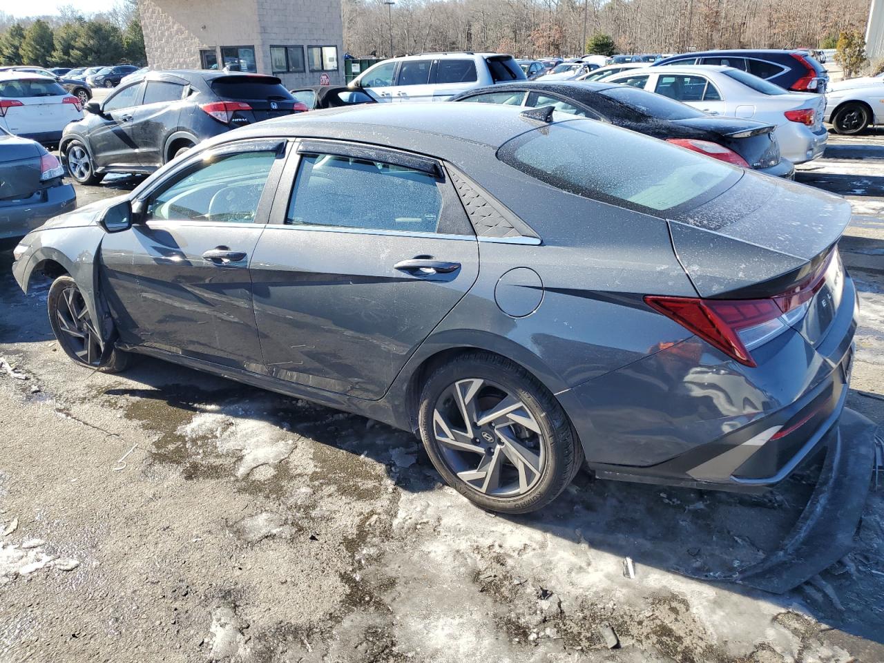 2024 Hyundai Elantra - Image 2