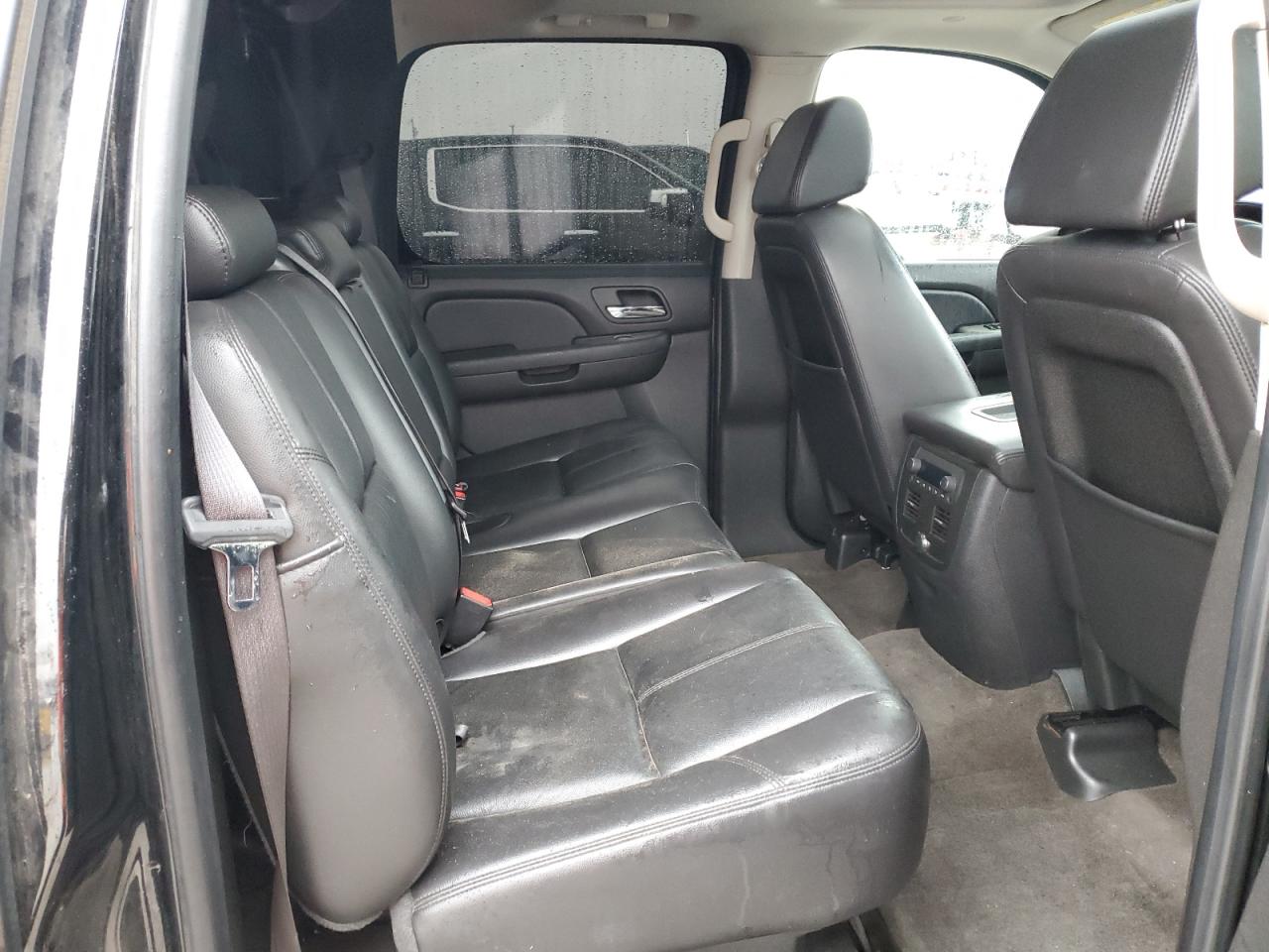 2009 Chevrolet Avalanche - Image 10