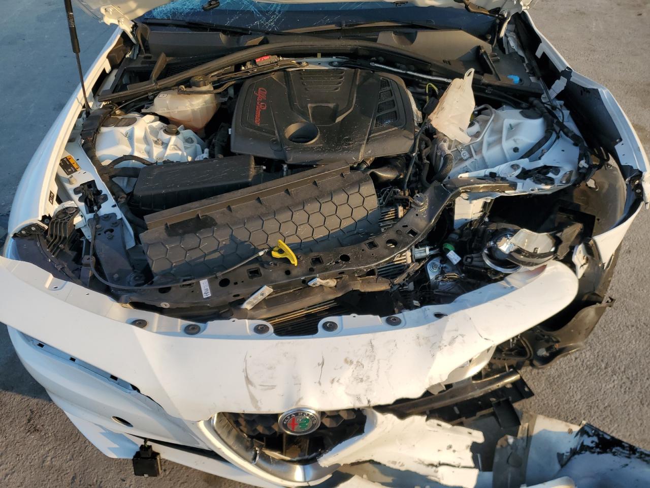 2021 Alfa Romeo Giulia - Image 12