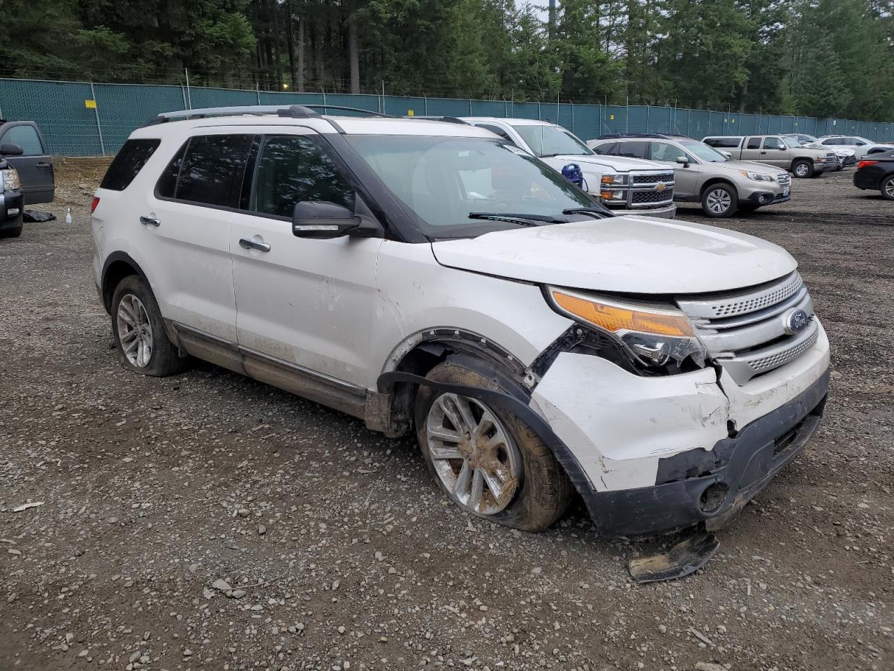 VIN 1FM5K8D81DGC45610 2013 FORD EXPLORER no.4