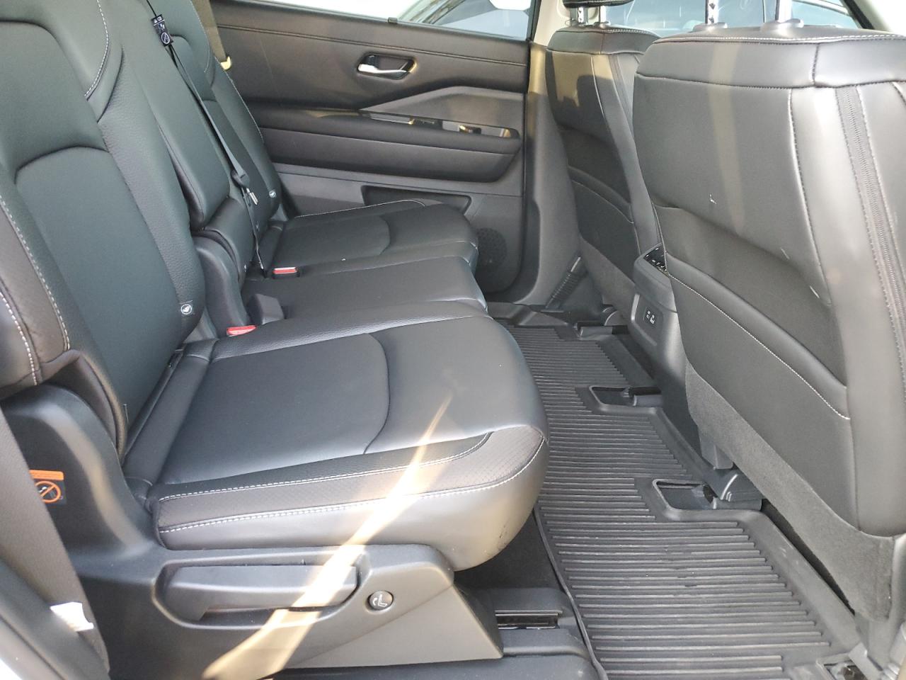 2024 Nissan Pathfinder - Image 11
