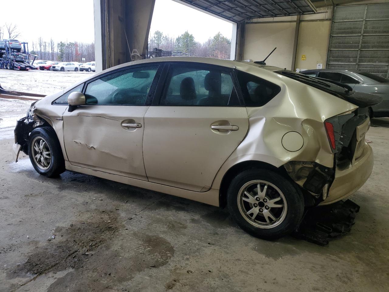2010 Toyota Prius - Image 2