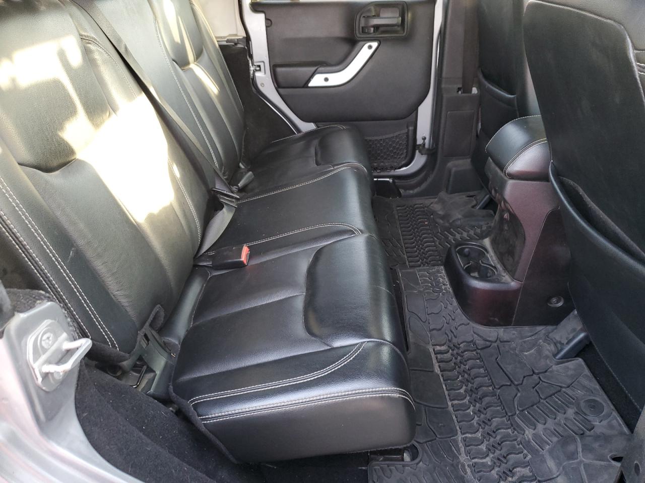 2014 Jeep Wrangler - Image 10