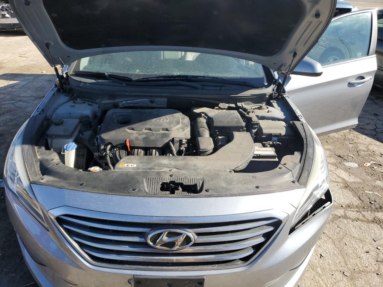 2016 Hyundai Sonata - Image 11
