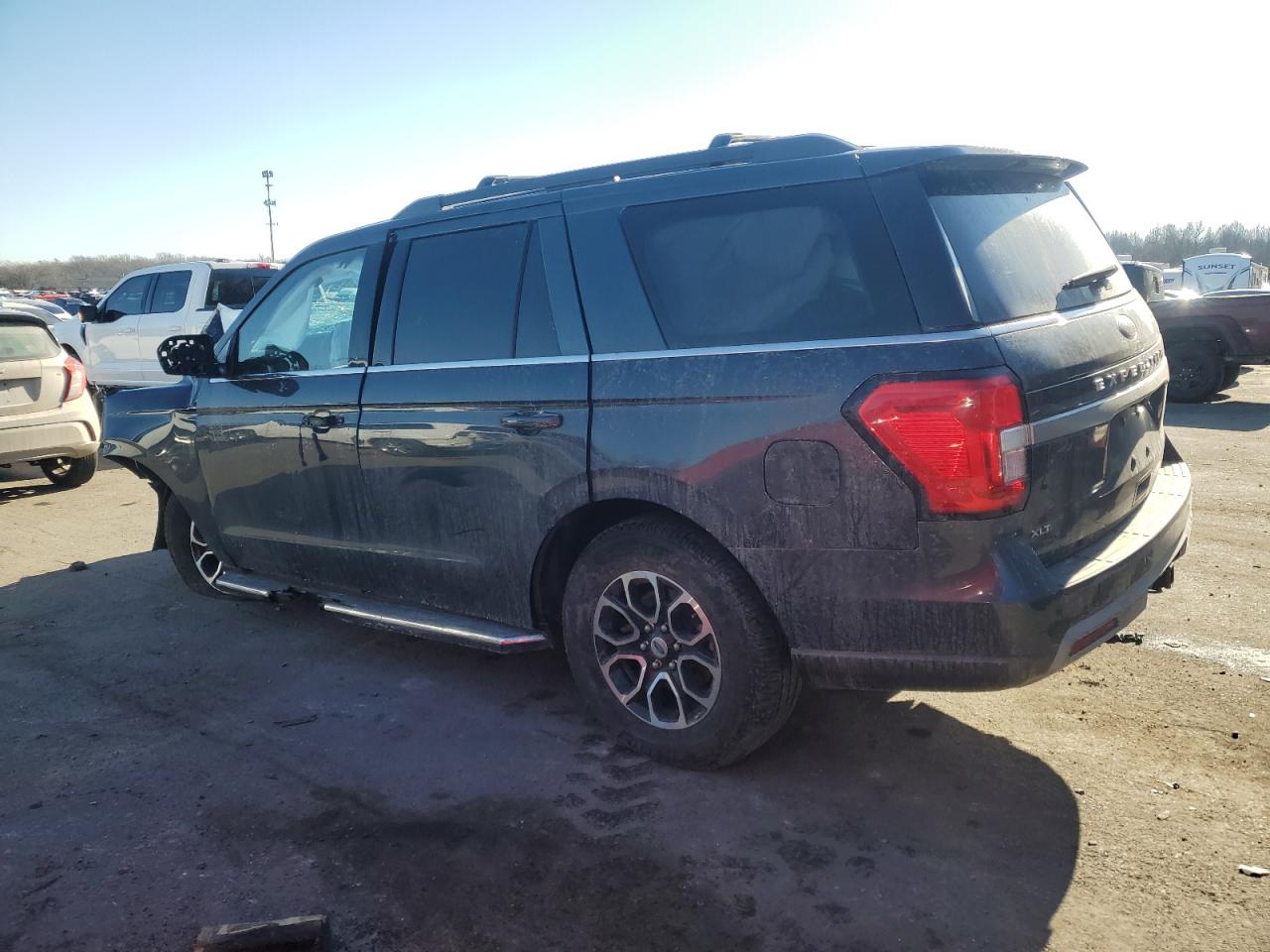 2022 Ford Expedition - Image 2