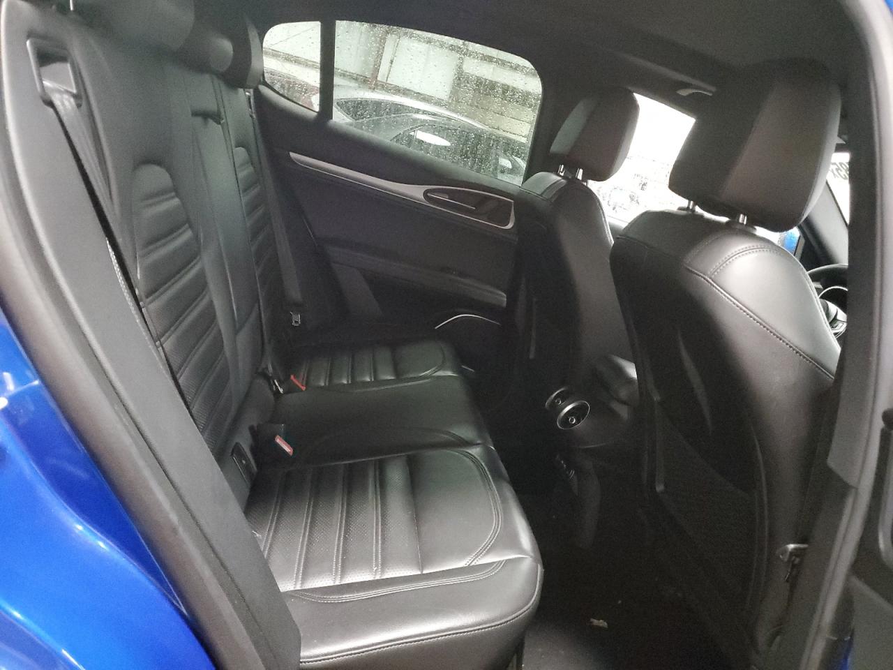 2019 Alfa Romeo Stelvio - Image 11