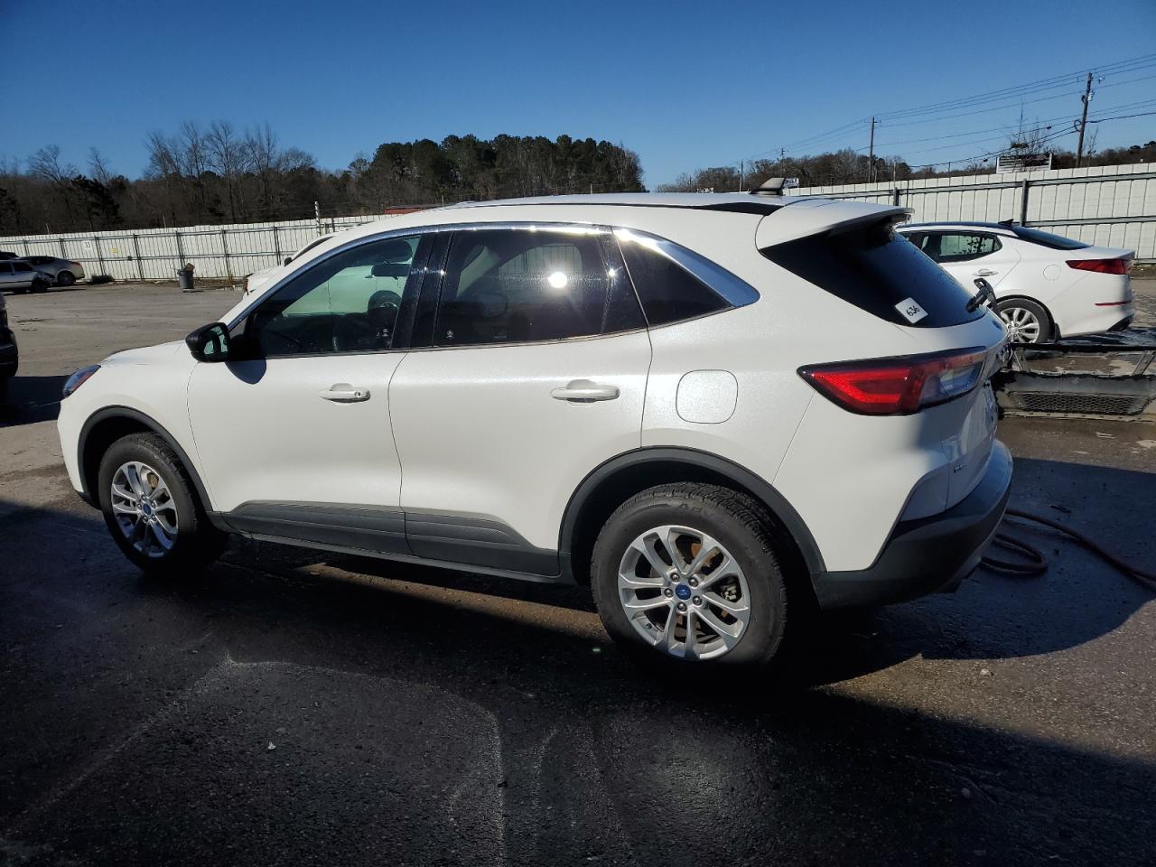2022 Ford Escape - Image 2
