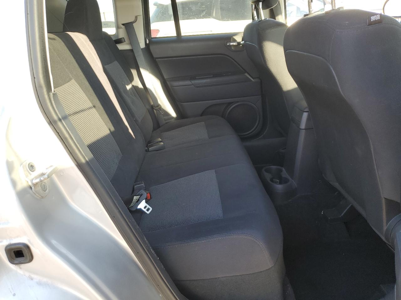 2011 Jeep Compass - Image 11