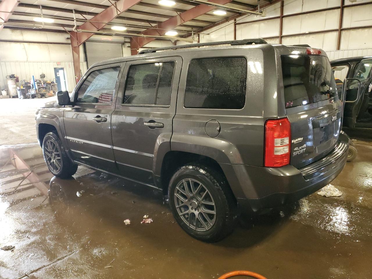 2015 Jeep Liberty (Patriot) - Image 2