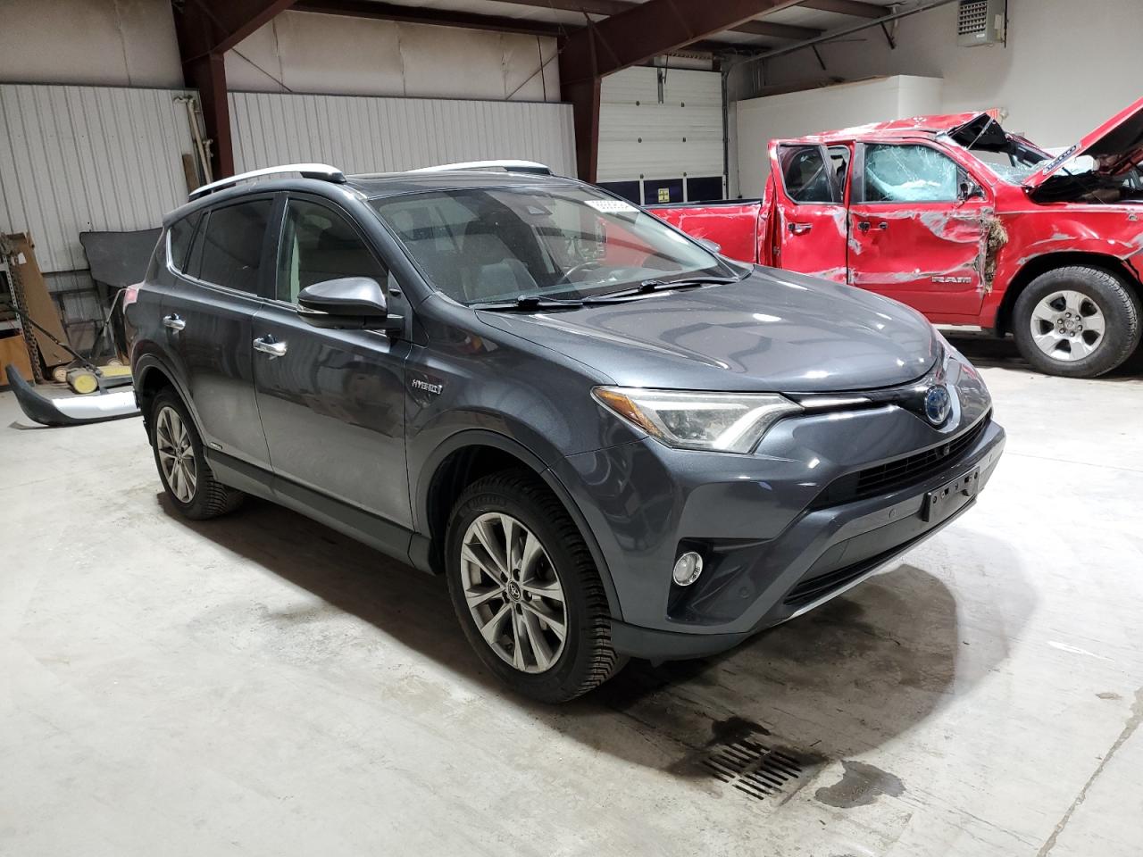 VIN JTMDJREV5GD000909 2016 TOYOTA RAV4 no.4