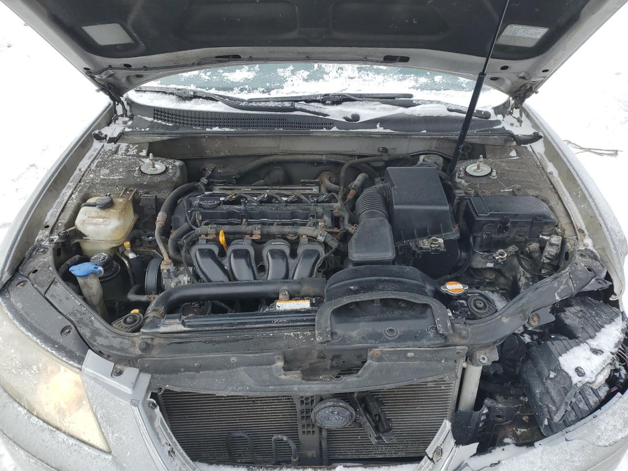 2009 Hyundai Sonata - Image 11