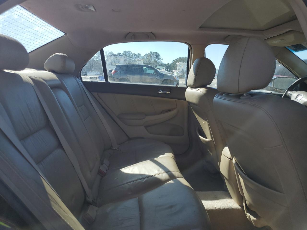 2004 Honda Accord - Image 11