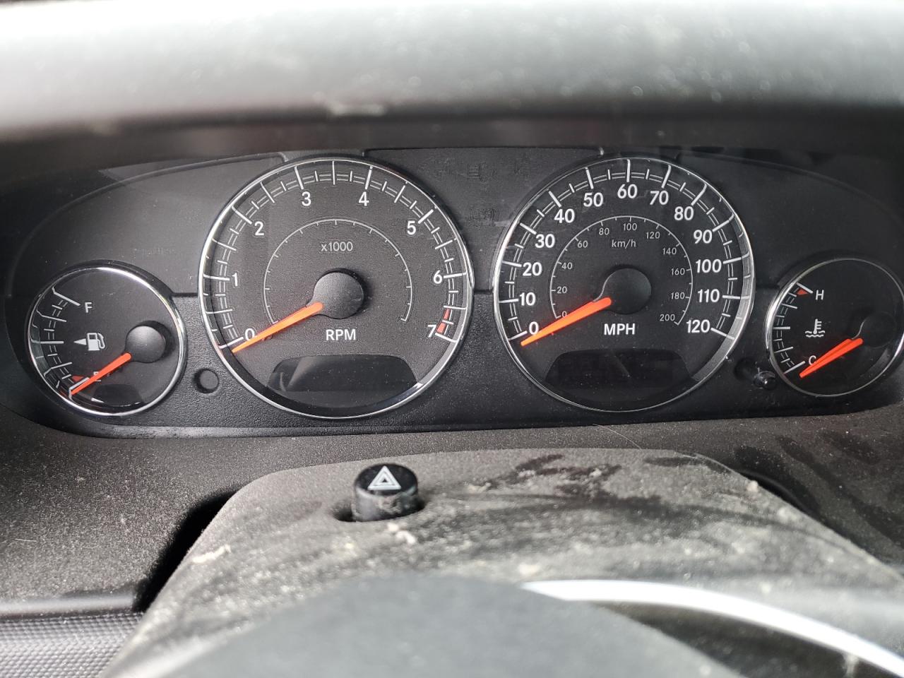 2005 Chrysler Sebring - Image 9