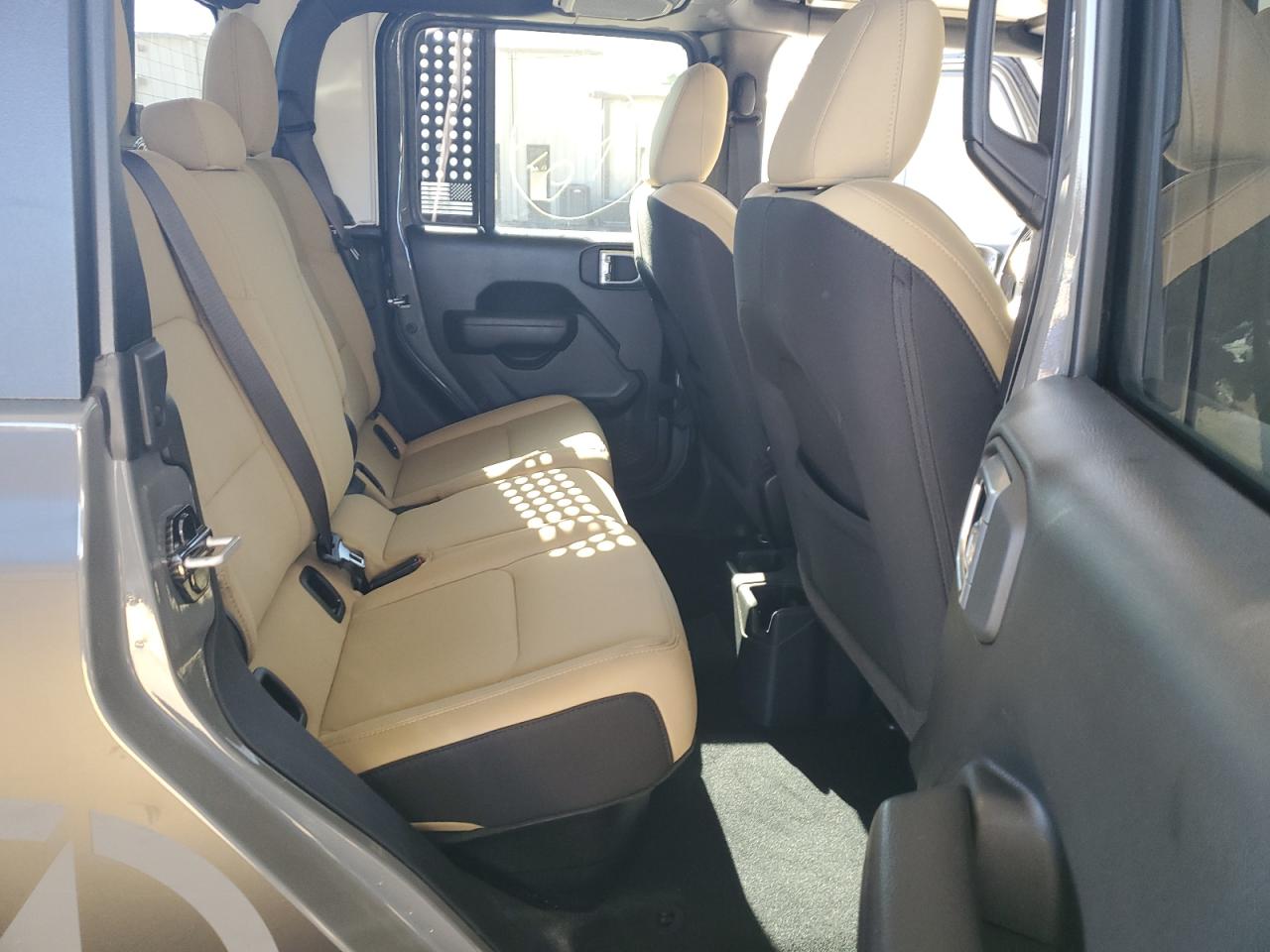 2021 Jeep Gladiator - Image 10