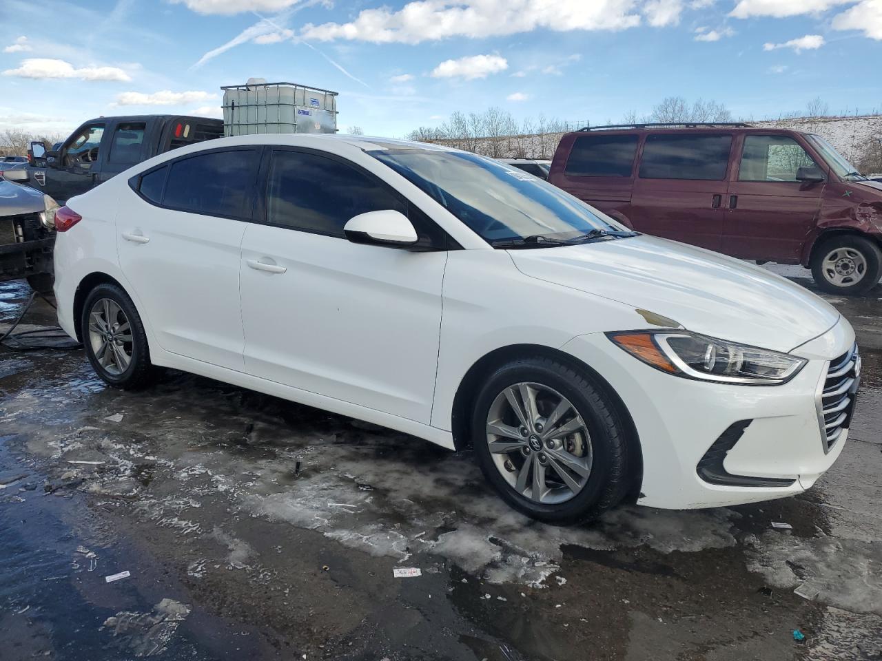 2018 Hyundai Elantra - Image 4