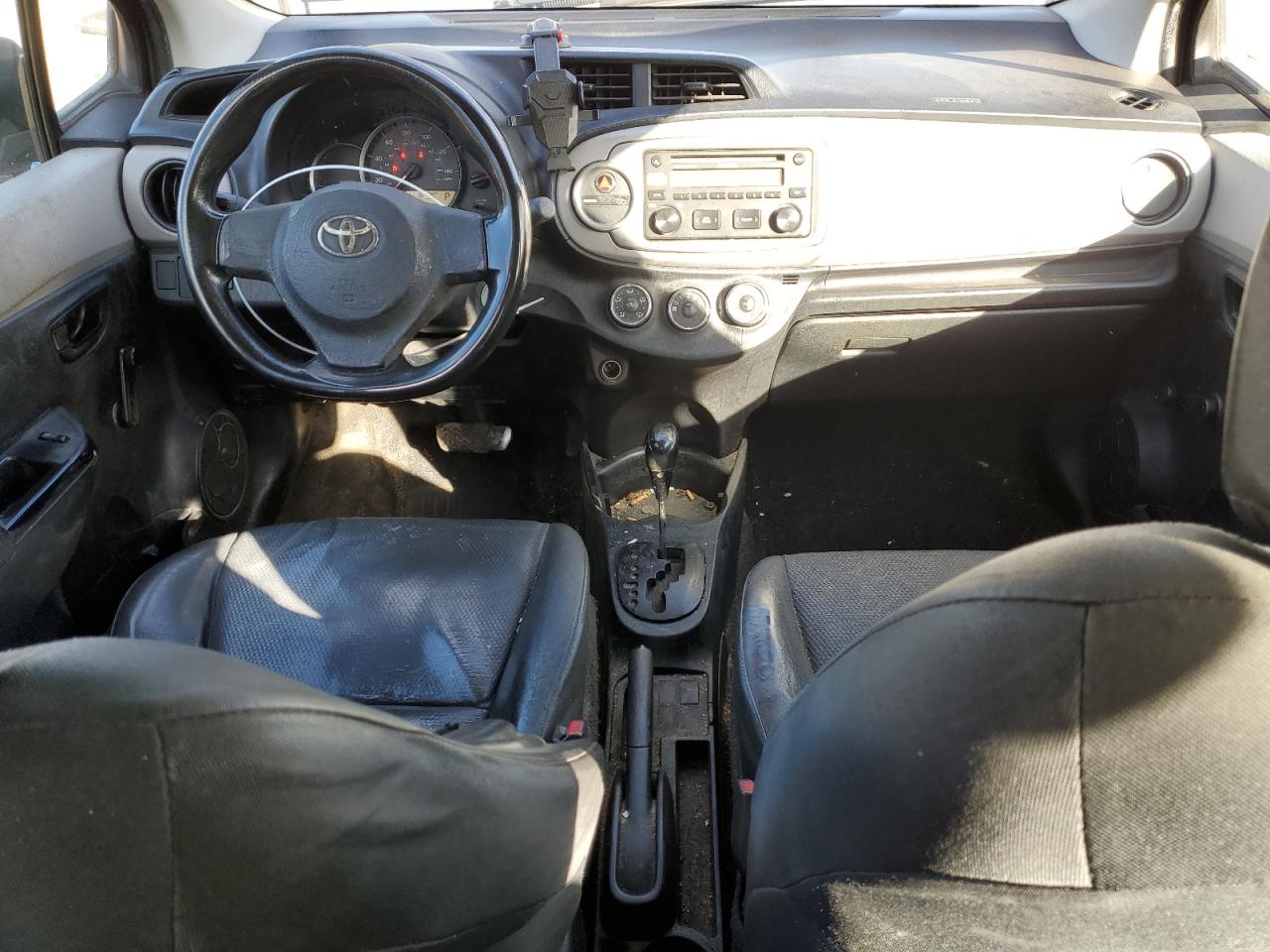 2012 Toyota Yaris - Image 8