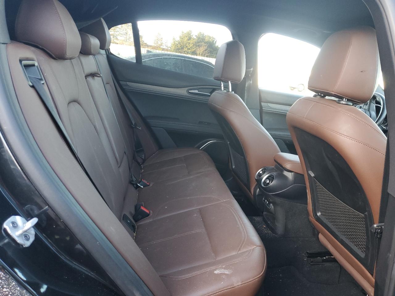 2022 Alfa Romeo Stelvio - Image 10