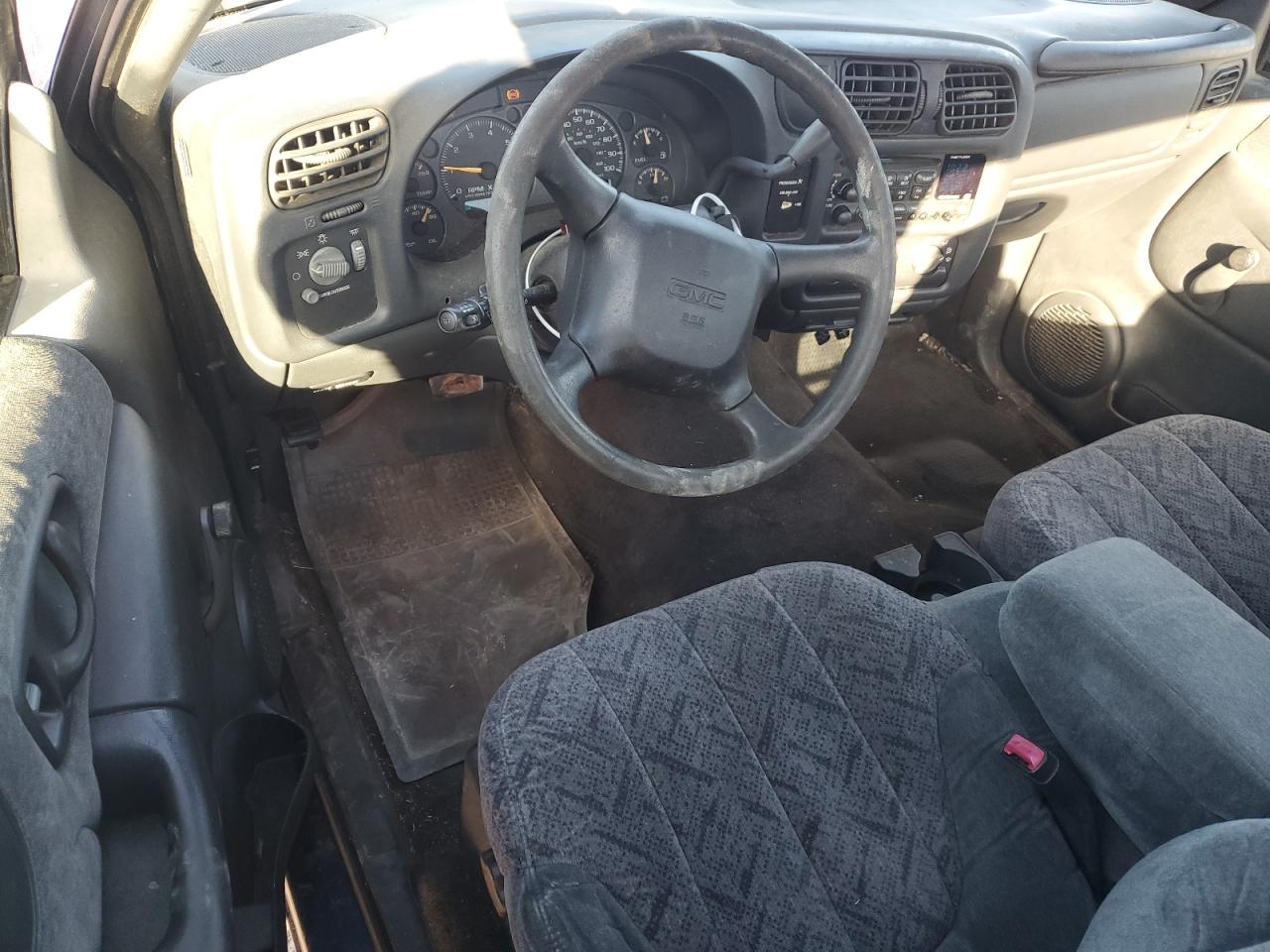 2000 GMC Sonoma - Image 8