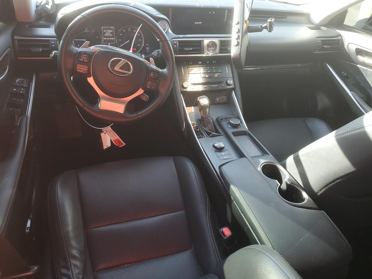 2017 Lexus IS - Image 8
