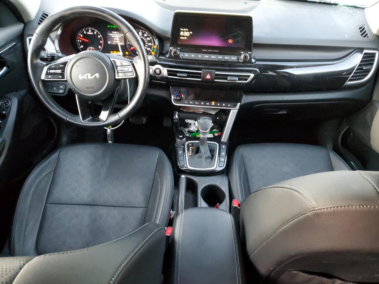 2023 Kia Seltos - Image 8
