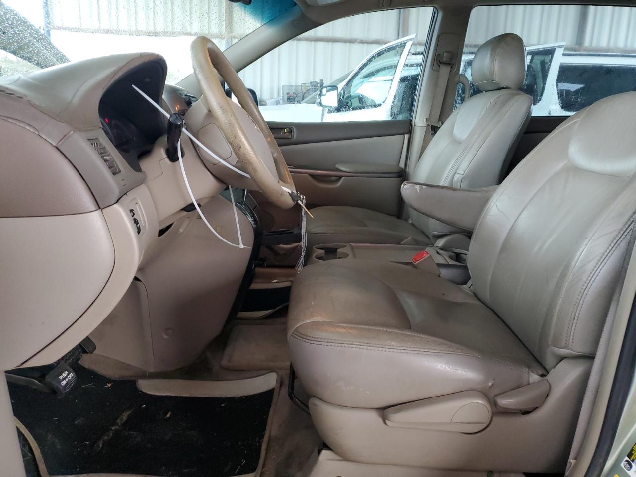 2006 Toyota Sienna - Image 7